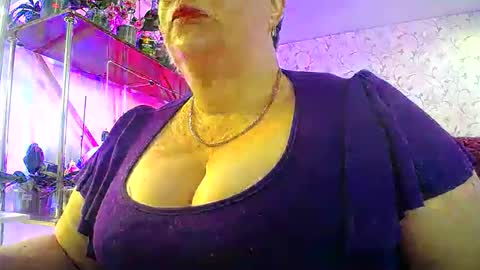Lady Gloria online show from May 12, 5:59 am