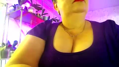 Lady Gloria online show from July 4, 5:46 am