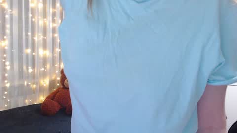 Snapshot of lady_inari chatting on December 11, 4:42 pm Angelika online show from December 11, 4:42 pm