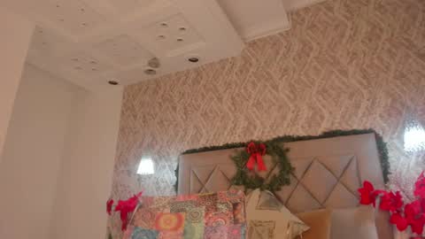 Snapshot of lady_lacey05 chatting on December 7, 5:53 pm Gaby online show from December 7, 5:53 pm