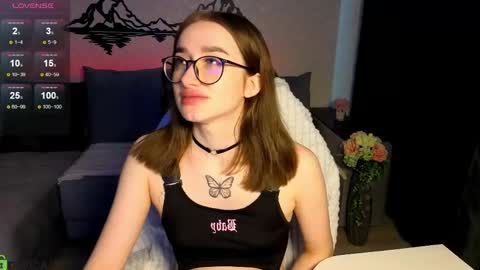 Olivia online show from May 2, 1:10 am