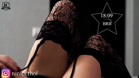 Snapshot of lady_ni chatting on February 11, 4:13 pm 700 1300 -5 online show from February 11, 4:13 pm