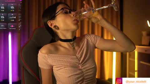 lady_nicolett online show from December 18, 12:17 am