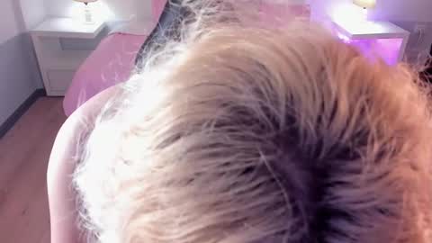 Lady  online show from February 28, 8:28 pm