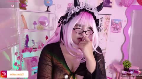Snapshot of lady_noize chatting on May 18, 9:42 pm Lady online show from May 18, 9:42 pm