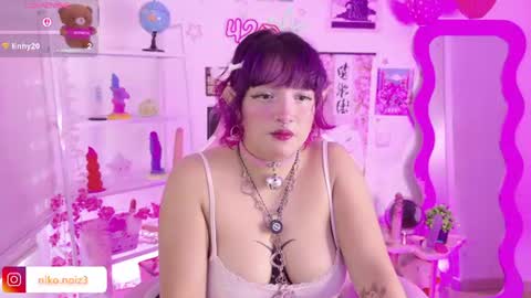 Snapshot of lady_noize chatting on June 15, 9:39 pm Lady online show from June 15, 9:39 pm