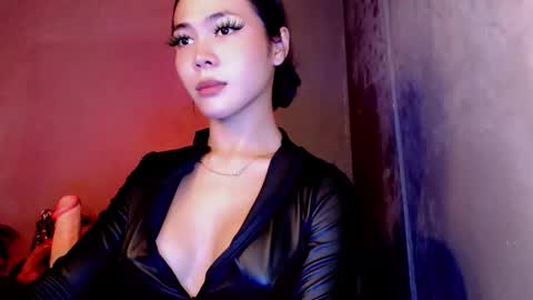 Snapshot of lady_of_pleasure28 chatting on May 28, 5:10 pm Ella online show from May 28, 5:10 pm