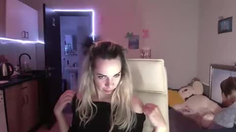 Snapshot of lady_smile69 chatting on November 24, 4:34 am lady_smile69 online show from November 24, 4:34 am