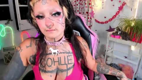 Snapshot of lady_sontse_ chatting on May 29, 7:45 pm Mia online show from May 29, 7:45 pm