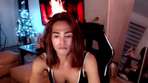 Snapshot of lady_sovereign chatting on December 9, 9:26 pm M MMY online show from December 9, 9:26 pm