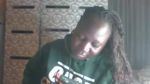 lindah32 online show from November 14, 9:35 pm