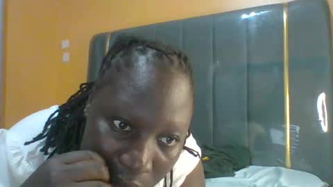 lindah32 online show from June 3, 2:33 pm