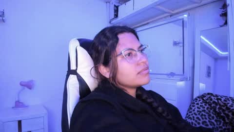 Snapshot of ladybrown_16 chatting on May 9, 3:34 am Lady online show from May 9, 3:34 am