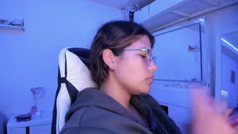 Snapshot of ladybrown_16 chatting on May 20, 3:02 am Lady online show from May 20, 3:02 am
