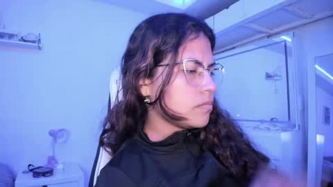 Snapshot of ladybrown_16 chatting on May 22, 4:41 am Lady online show from May 22, 4:41 am