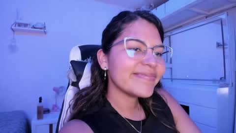 Snapshot of ladybrown_16 chatting on May 28, 3:04 am Lady online show from May 28, 3:04 am