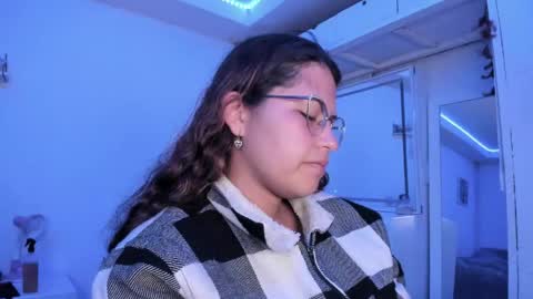 Snapshot of ladybrown_16 chatting on May 31, 1:58 am Lady online show from May 31, 1:58 am