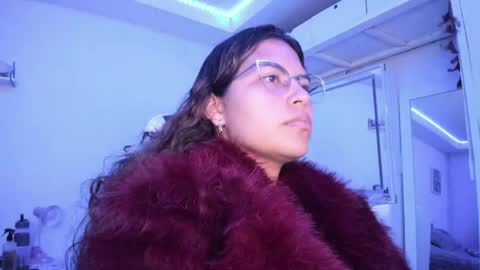 Snapshot of ladybrown_16 chatting on June 2, 1:51 am Lady online show from June 2, 1:51 am