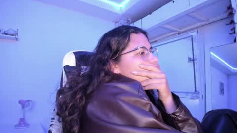 Snapshot of ladybrown_16 chatting on June 5, 6:52 am Lady online show from June 5, 6:52 am