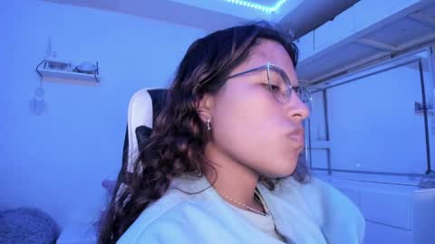 Snapshot of ladybrown_16 chatting on June 8, 2:34 am Lady online show from June 8, 2:34 am