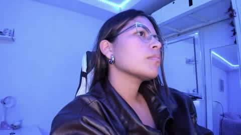 Snapshot of ladybrown_16 chatting on July 7, 3:53 am Lady online show from July 7, 3:53 am