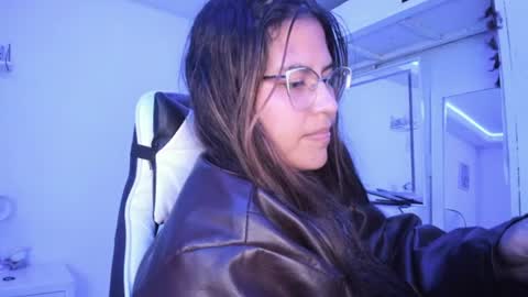 Snapshot of ladybrown_16 chatting on July 7, 6:47 am Lady online show from July 7, 6:47 am