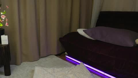 Snapshot of ladyemelymoon chatting on June 5, 8:14 pm LadyEmelymoon online show from June 5, 8:14 pm