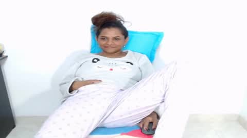 lady online show from February 3, 3:04 am