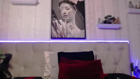  Lady Jeen    Back on Sunday 8th of December online show from June 4, 1:50 pm