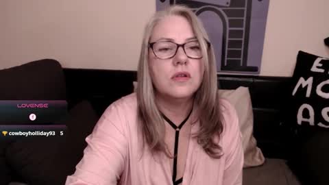 Snapshot of ladylanaxo chatting on November 1, 7:54 am Next Stream online show from November 1, 7:54 am