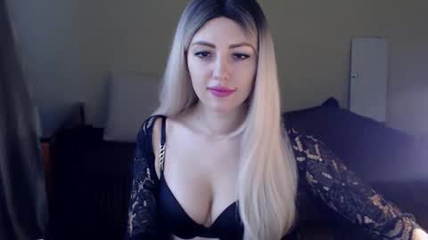 Snapshot of ladymoonlight8 chatting on February 6, 10:04 am Monika online show from February 6, 10:04 am