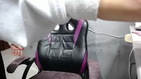 Snapshot of ladynemesis00 chatting on November 28, 11:07 pm ladynemesis00 online show from November 28, 11:07 pm