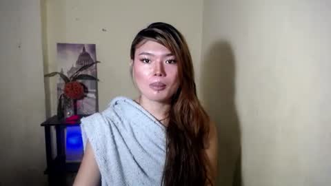 Snapshot of ladyofyou_dreamxoxo chatting on July 8, 9:52 pm LILY online show from July 8, 9:52 pm