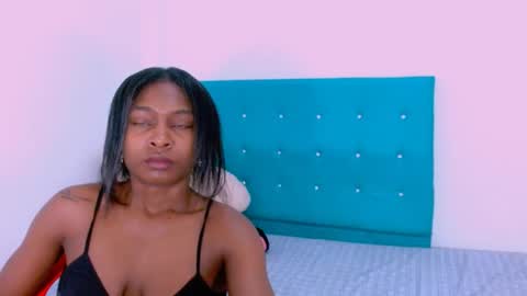 Snapshot of ladypussy69779756 chatting on January 4, 3:49 pm laura online show from January 4, 3:49 pm