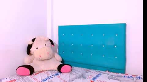 Snapshot of ladypussy69779756 chatting on January 18, 5:20 am laura online show from January 18, 5:20 am