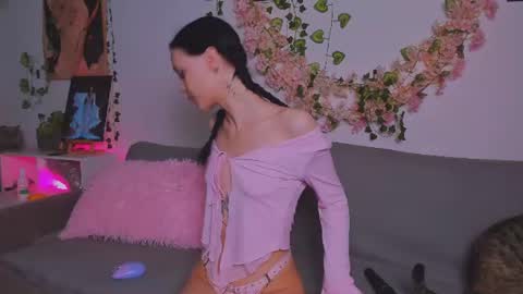 Snapshot of ladytrep chatting on June 13, 7:12 pm LadyTrep online show from June 13, 7:12 pm