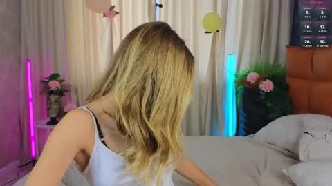 Snapshot of lafeti chatting on September 26, 7:23 am Lilia online show from September 26, 7:23 am