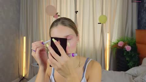 Snapshot of lafeti chatting on September 30, 6:51 am Lilia online show from September 30, 6:51 am