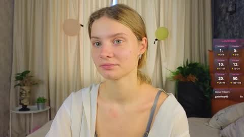 Snapshot of lafeti chatting on October 19, 6:36 am Lilia online show from October 19, 6:36 am