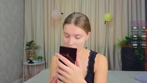 Snapshot of lafeti chatting on October 25, 6:43 am Lilia online show from October 25, 6:43 am