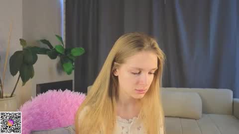 Snapshot of lafeti chatting on February 2, 6:12 am Lilia online show from February 2, 6:12 am