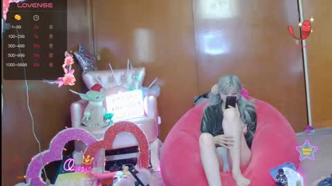 Skinnygirl online show from May 15, 11:45 pm
