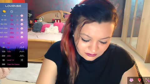 Arielle online show from December 2, 6:09 am