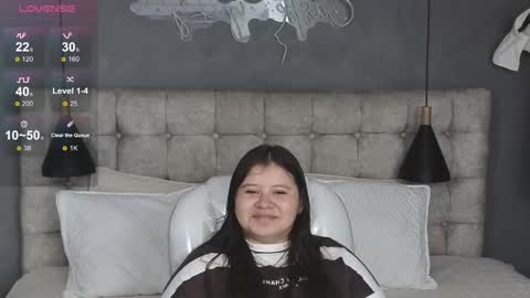    online show from November 6, 10:21 pm