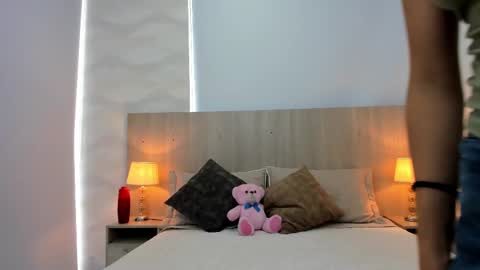 Laia Cruz online show from October 22, 7:02 pm