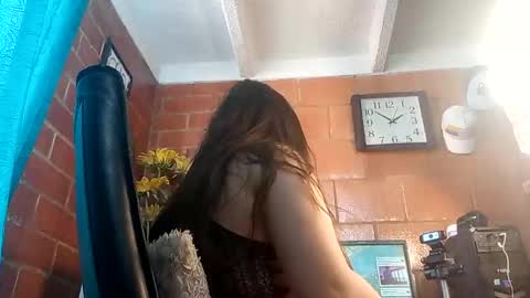 laia_hadid online show from November 17, 6:46 pm