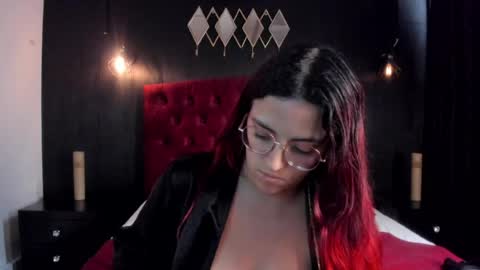 Laia  online show from April 29, 5:30 pm