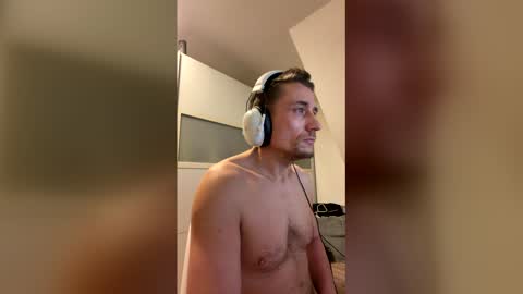 Snapshot of laichzeit1881 chatting on December 14, 6:19 am laichzeit1881 online show from December 14, 6:19 am