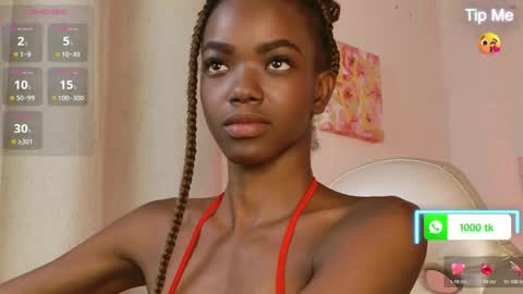 laila_petite online show from April 25, 1:25 pm