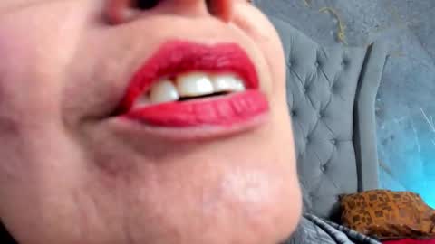 Lailacastillo online show from October 30, 11:55 am